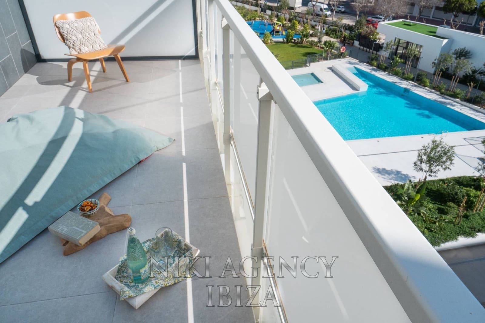 4 bedroom Apartment for sale in Playa d'en Bossa with pool garage - € 995,000 (Ref: 10179875)