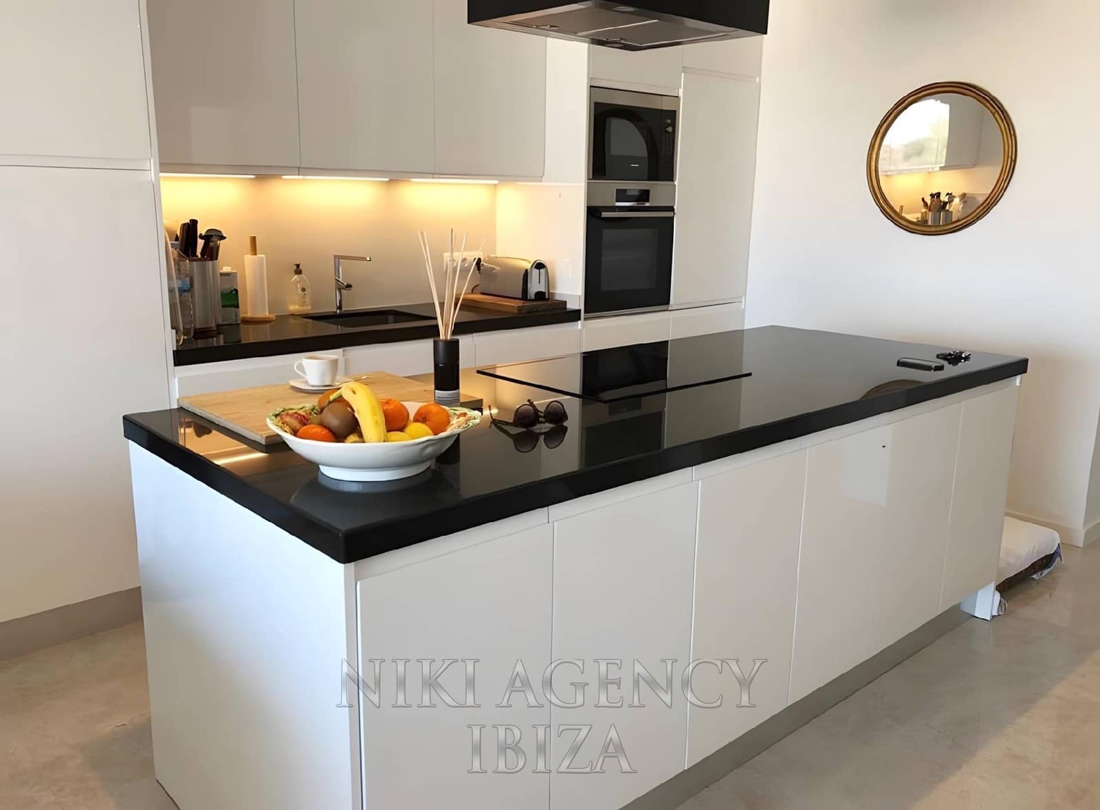 3 Zimmer Villa zu verkaufen in Cala Moli mit Pool Garage - 1.190.000 € (Ref: 10179876)