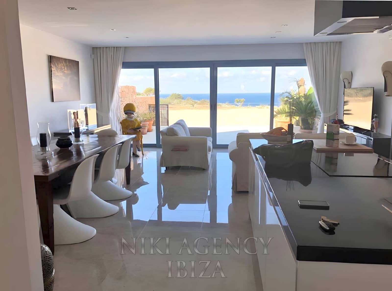 3 Zimmer Villa zu verkaufen in Cala Moli mit Pool Garage - 1.190.000 € (Ref: 10179876)