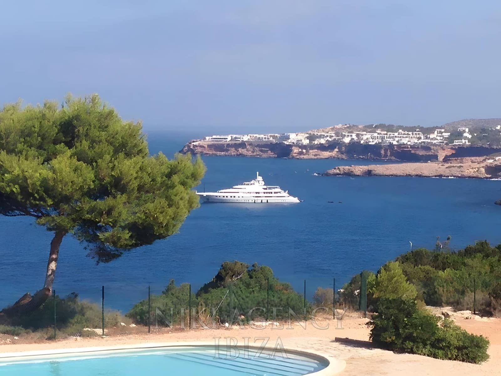 3 Zimmer Villa zu verkaufen in Cala Moli mit Pool Garage - 1.190.000 € (Ref: 10179876)