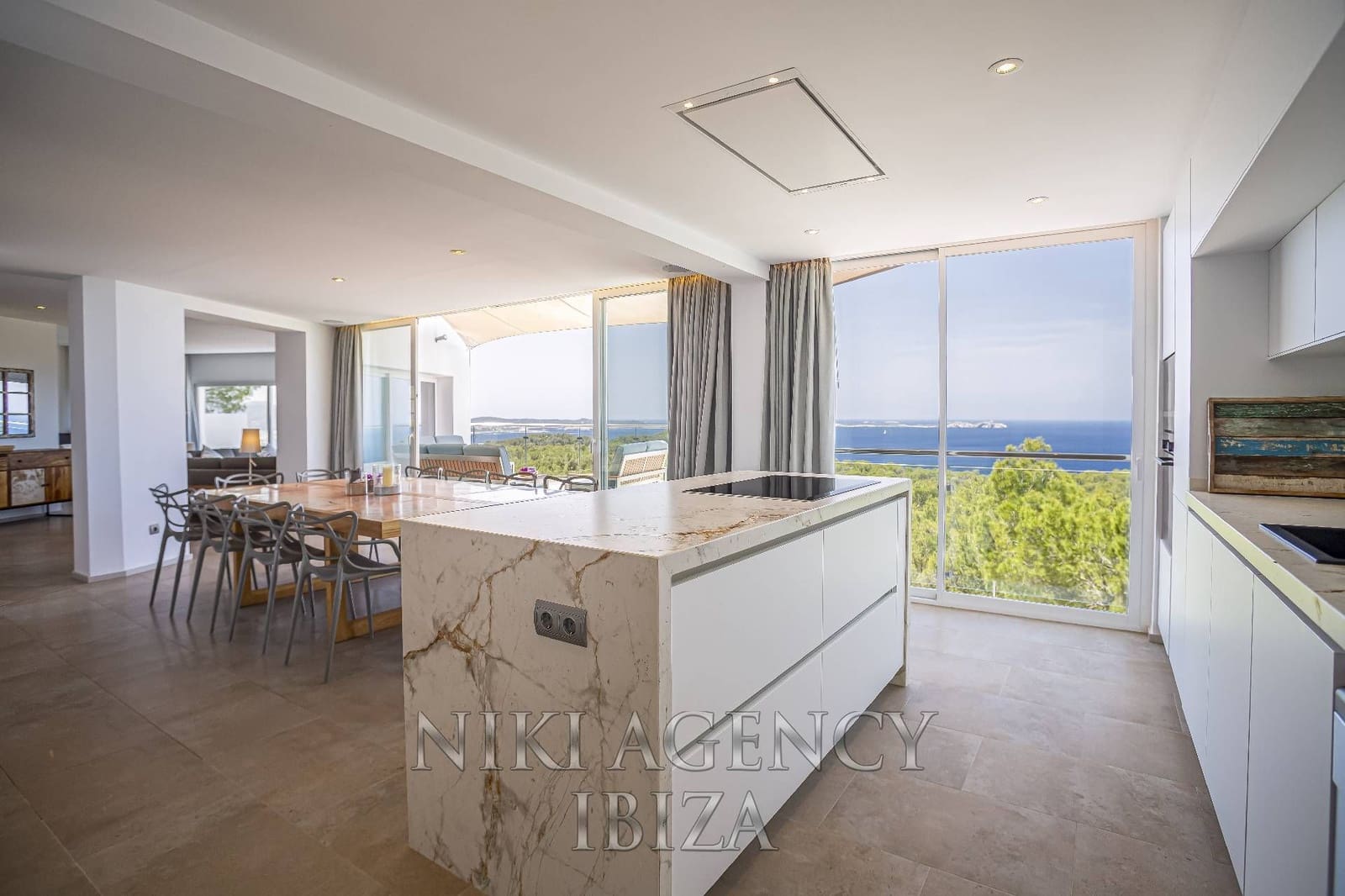 Chalet de 6 habitaciones en Sant Antoni de Portmany en venta con piscina - 3.900.000 € (Ref: 10182446)