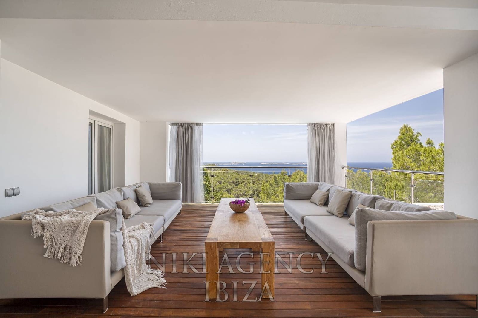 Chalet de 6 habitaciones en Sant Antoni de Portmany en venta con piscina - 3.900.000 € (Ref: 10182446)
