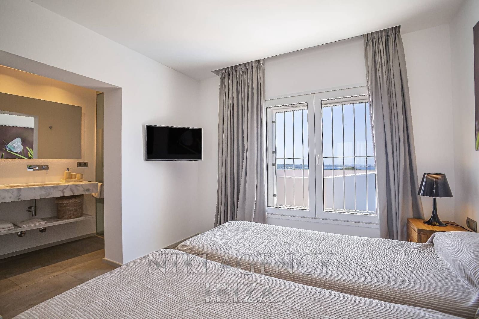 Chalet de 6 habitaciones en Sant Antoni de Portmany en venta con piscina - 3.900.000 € (Ref: 10182446)