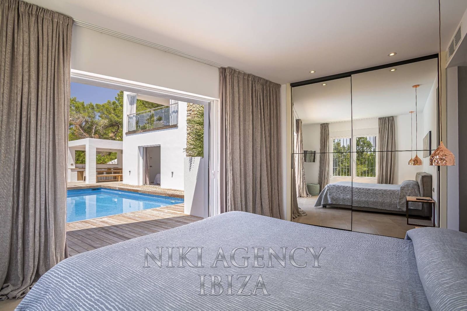 Chalet de 6 habitaciones en Sant Antoni de Portmany en venta con piscina - 3.900.000 € (Ref: 10182446)