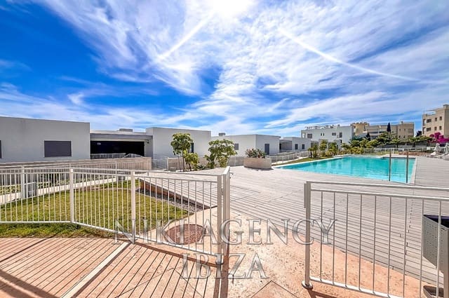 3 sypialnia Apartament na sprzedaż w Cala Gracio, Sant Antoni de Portmany z basenem garażem - 890 000 € (Ref: 2005322)