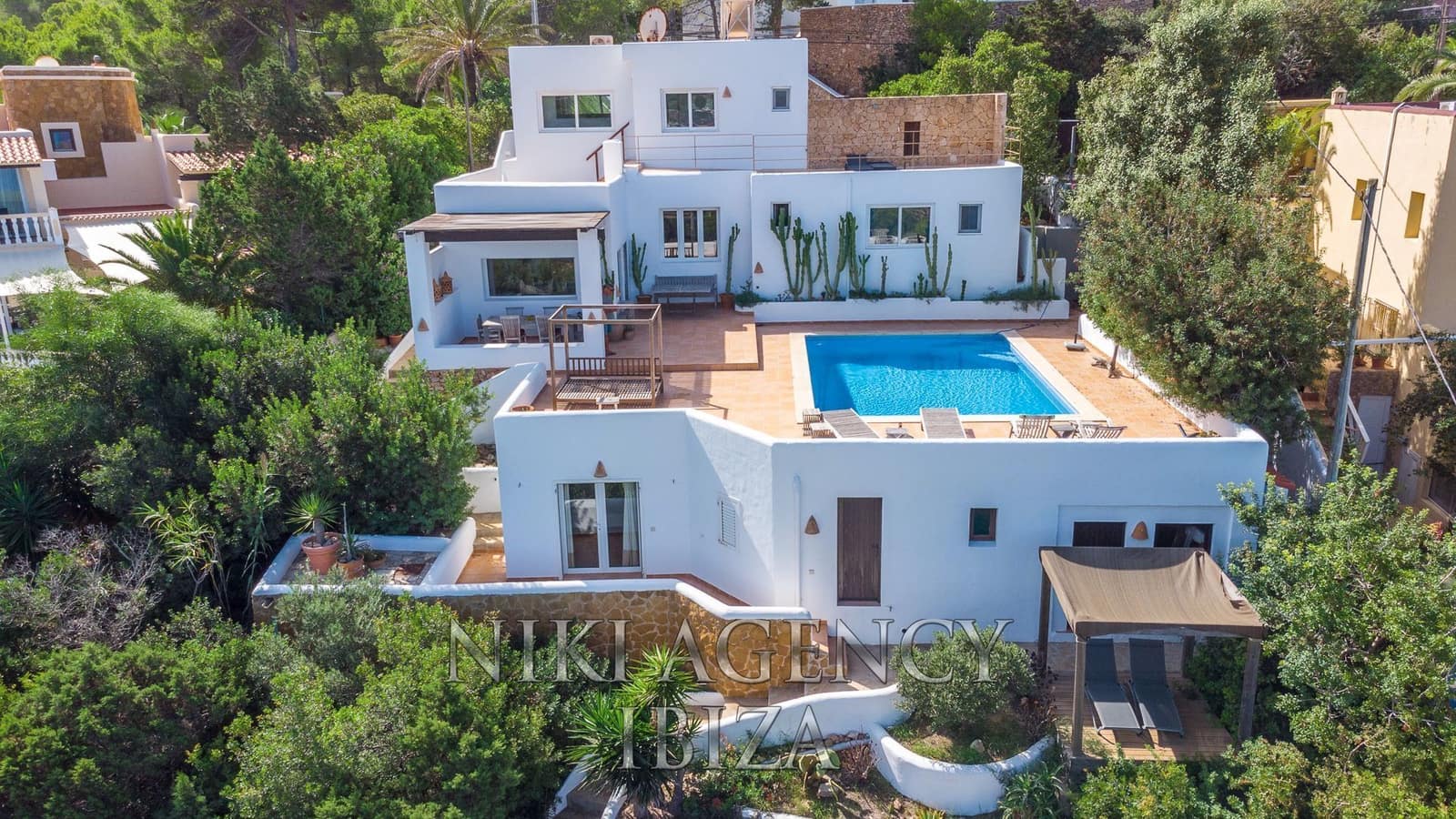 5 soveværelse Villa til salg i Cala Moli med swimmingpool garage - € 2.250.000 (Ref: 7827074)