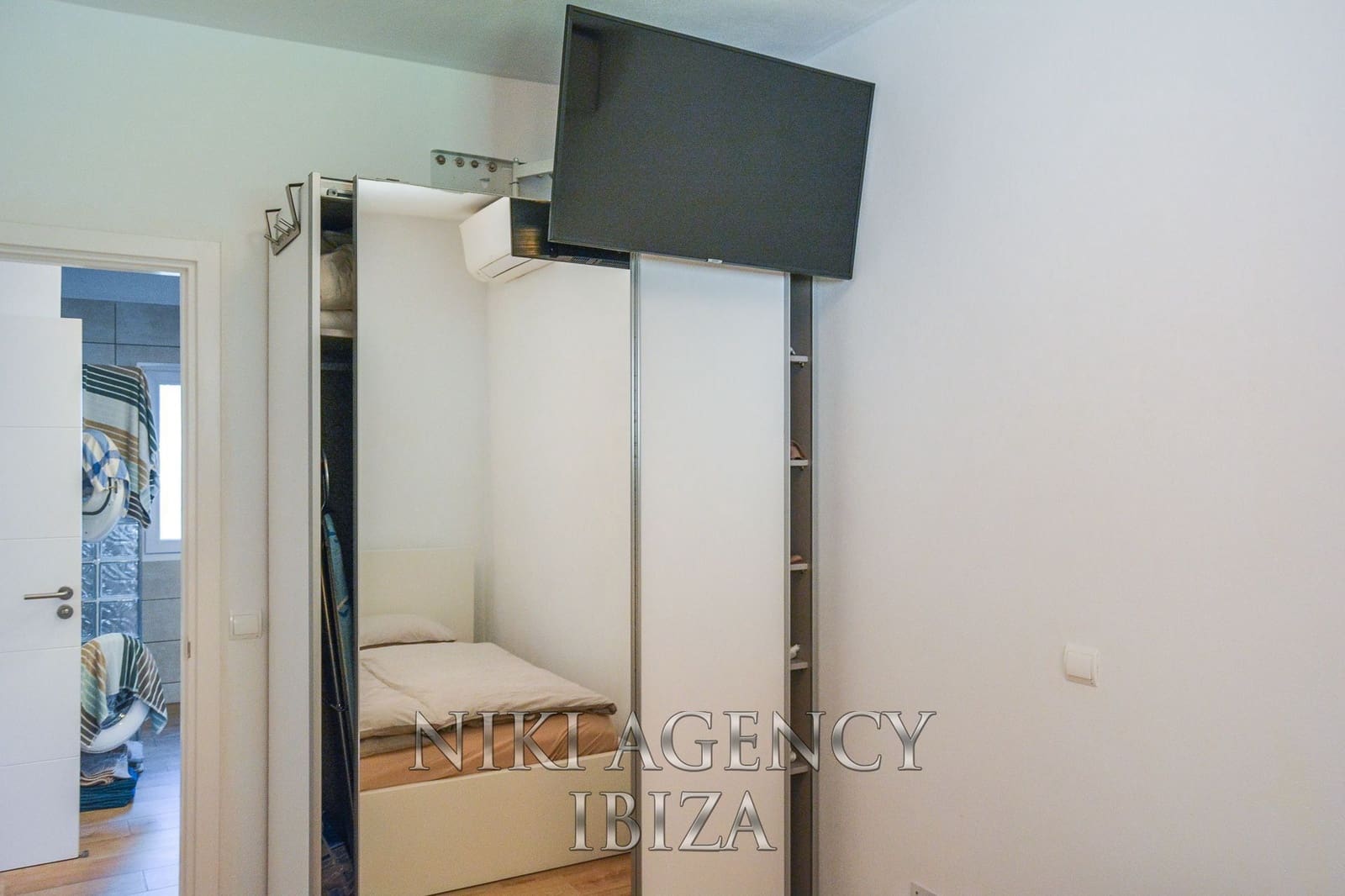 2 soveværelse Villa til salg i Cala Tarida med swimmingpool garage - € 725.000 (Ref: 7841145)