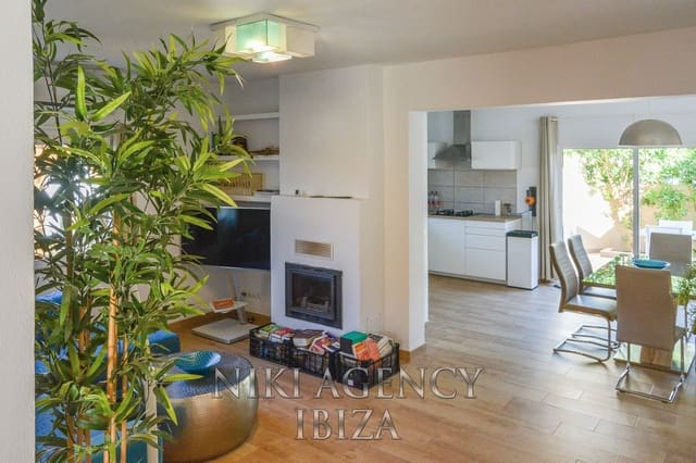 2 soveværelse Villa til salg i Cala Tarida, San Jose / Sant Josep de Sa Talaia med swimmingpool garage - € 725.000 (Ref: 7841145)