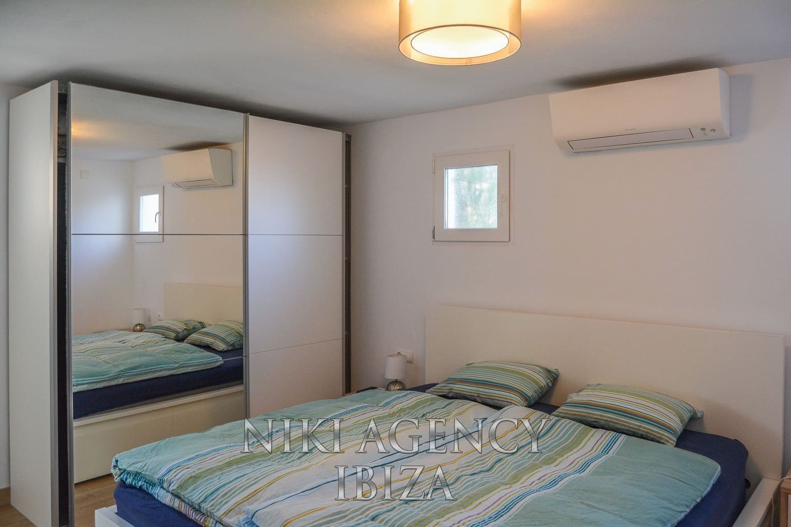 2 soveværelse Villa til salg i Cala Tarida med swimmingpool garage - € 725.000 (Ref: 7841145)