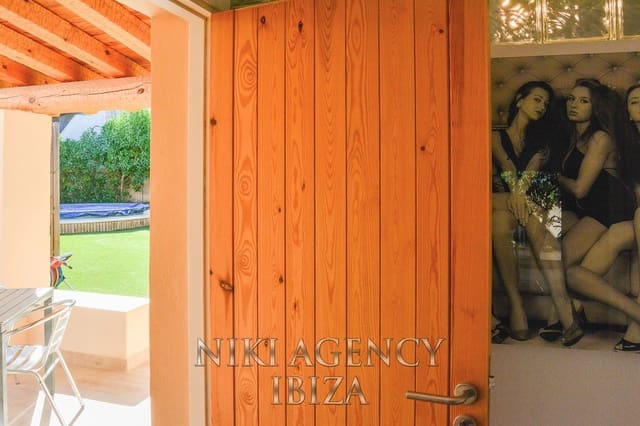 2 soveværelse Villa til salg i Cala Tarida, San Jose / Sant Josep de Sa Talaia med swimmingpool garage - € 725.000 (Ref: 7841145)