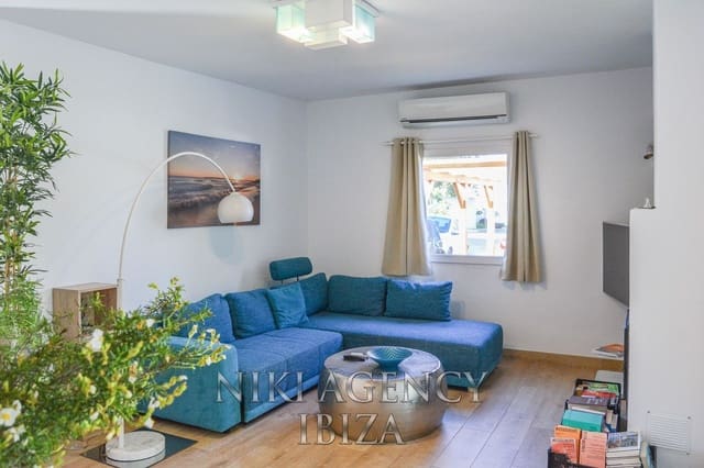 2 soveværelse Villa til salg i Cala Tarida, San Jose / Sant Josep de Sa Talaia med swimmingpool garage - € 725.000 (Ref: 7841145)