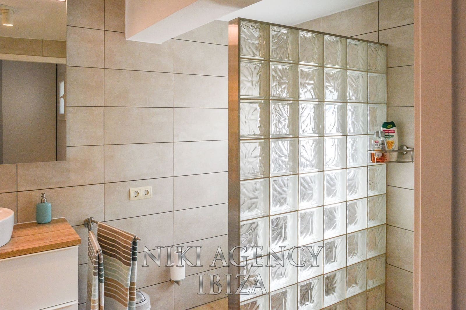 2 soveværelse Villa til salg i Cala Tarida med swimmingpool garage - € 725.000 (Ref: 7841145)