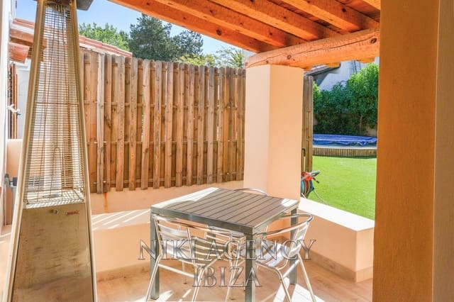 2 soveværelse Villa til salg i Cala Tarida, San Jose / Sant Josep de Sa Talaia med swimmingpool garage - € 725.000 (Ref: 7841145)