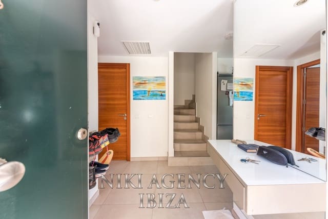 3 soveværelse Villa til salg i Cala Tarida, San Jose / Sant Josep de Sa Talaia med swimmingpool garage - € 795.000 (Ref: 8944548)