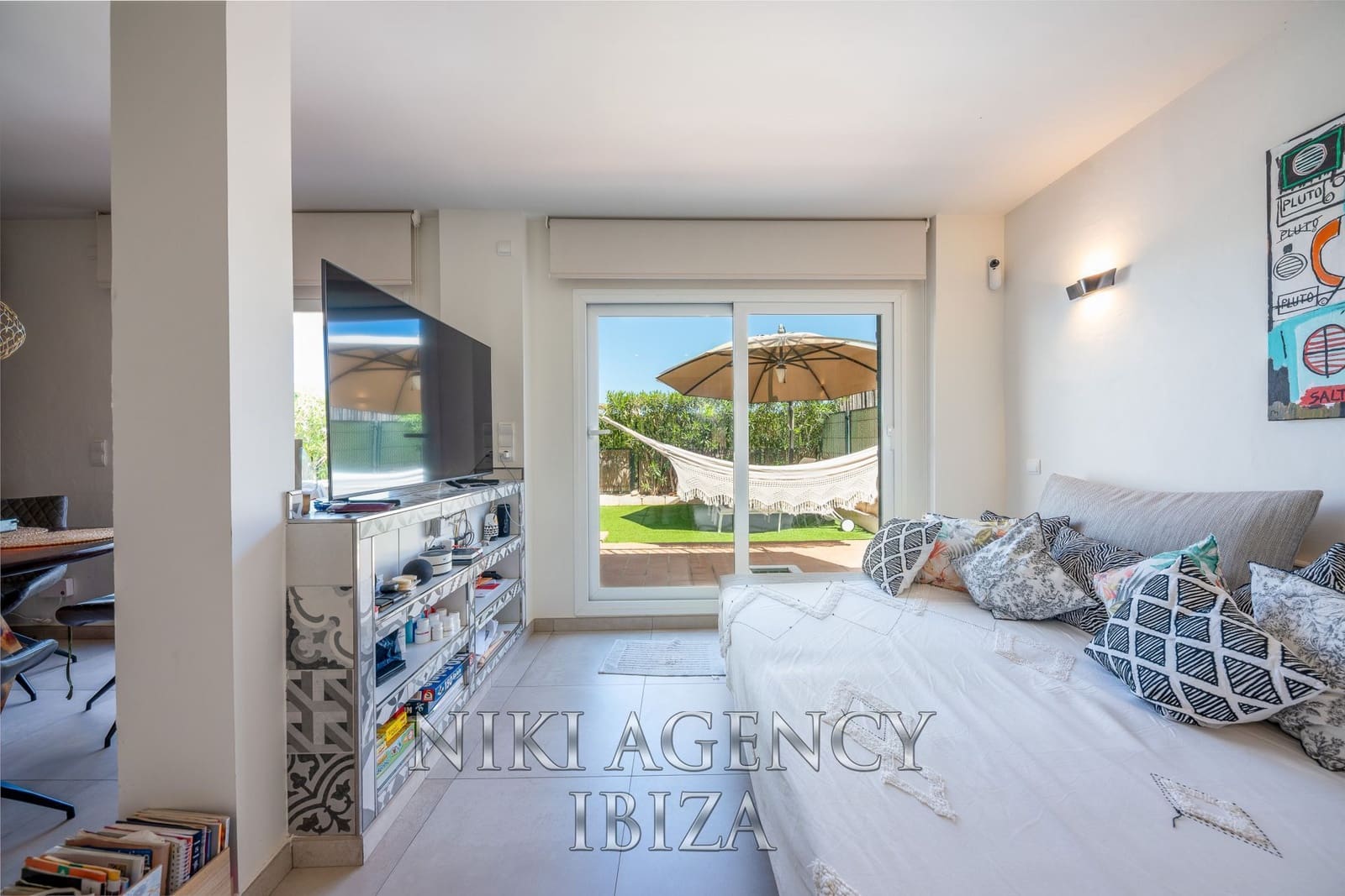 3 soveværelse Villa til salg i Cala Tarida med swimmingpool garage - € 795.000 (Ref: 8944548)