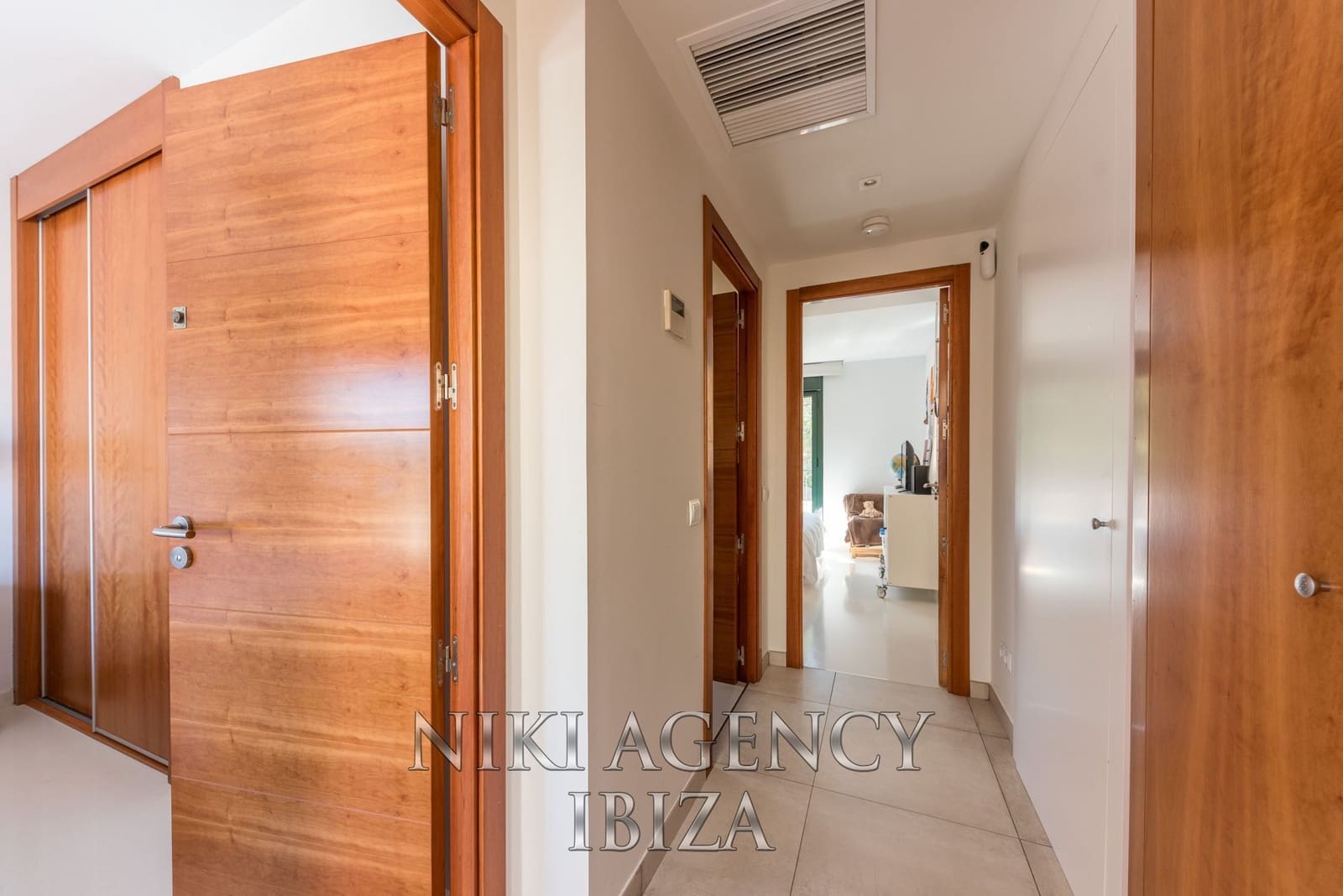 3 soveværelse Villa til salg i Cala Tarida med swimmingpool garage - € 795.000 (Ref: 8944548)