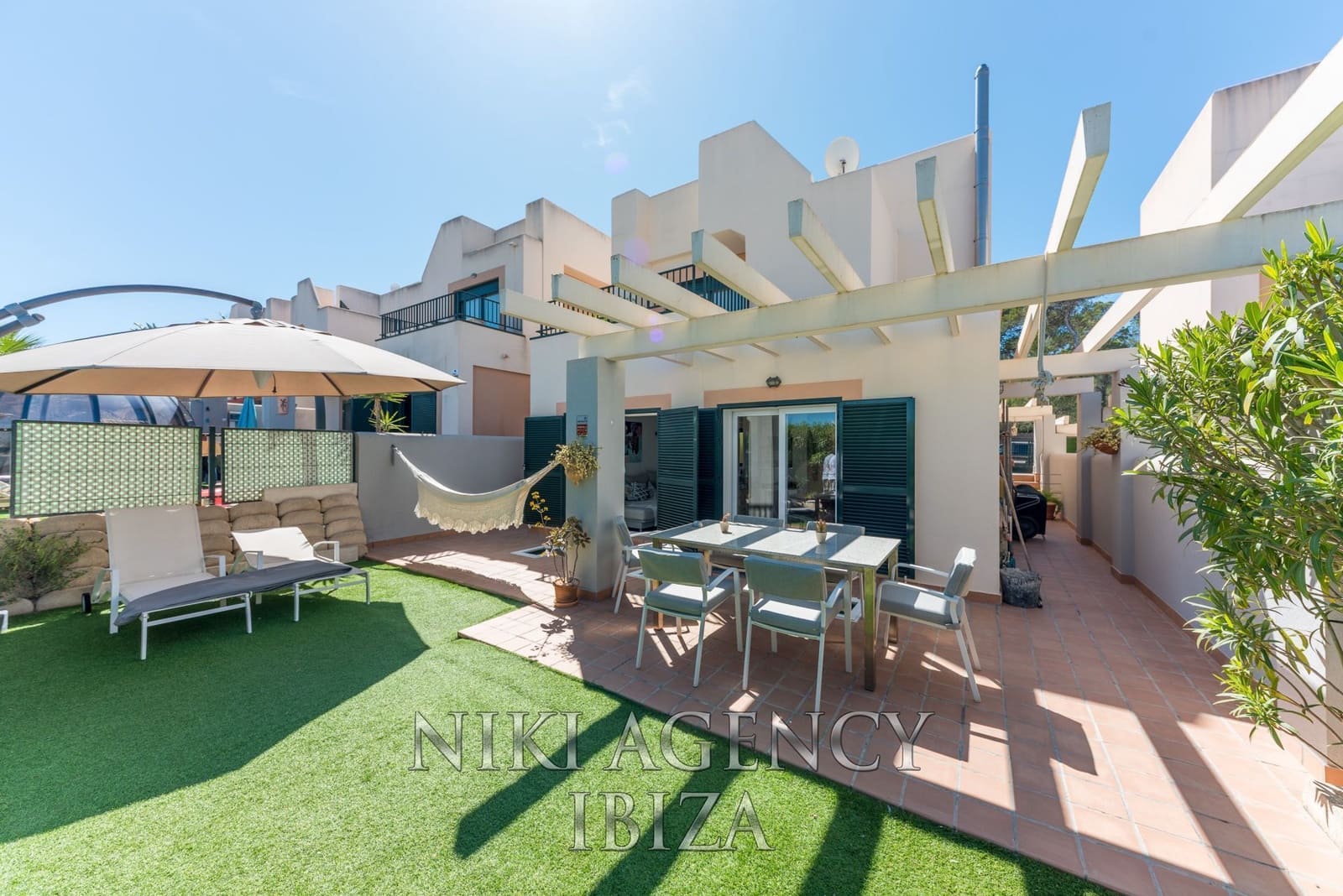 3 soveværelse Villa til salg i Cala Tarida med swimmingpool garage - € 795.000 (Ref: 8944548)