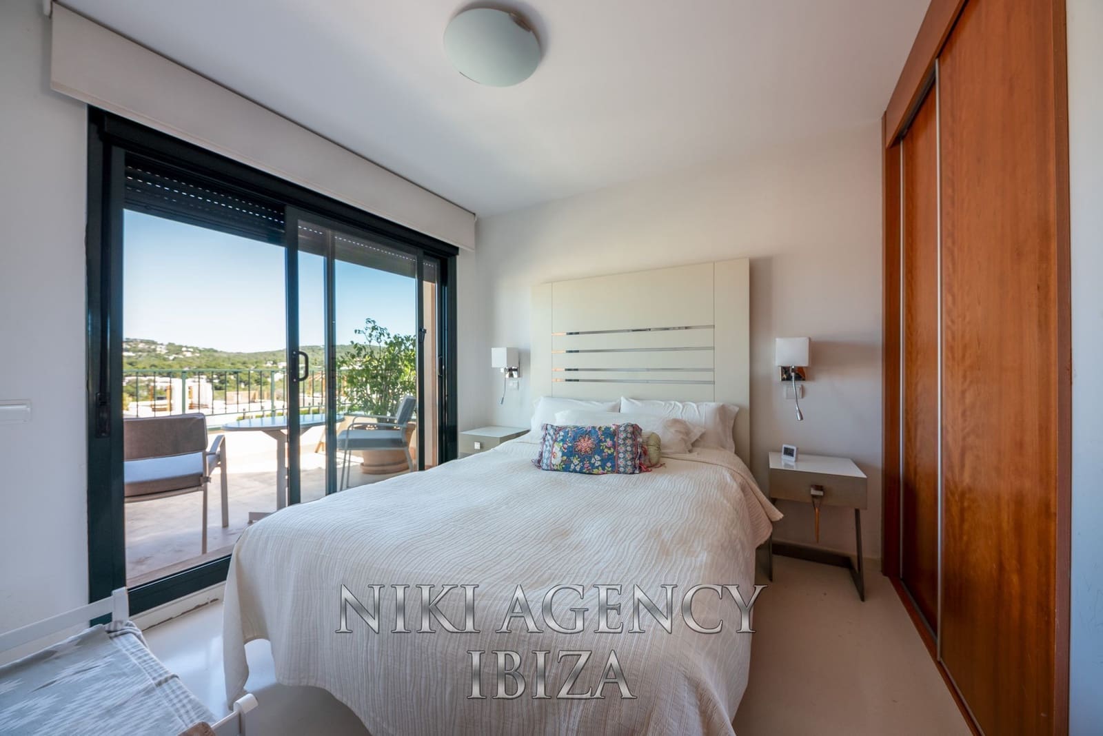 3 soveværelse Villa til salg i Cala Tarida med swimmingpool garage - € 795.000 (Ref: 8944548)