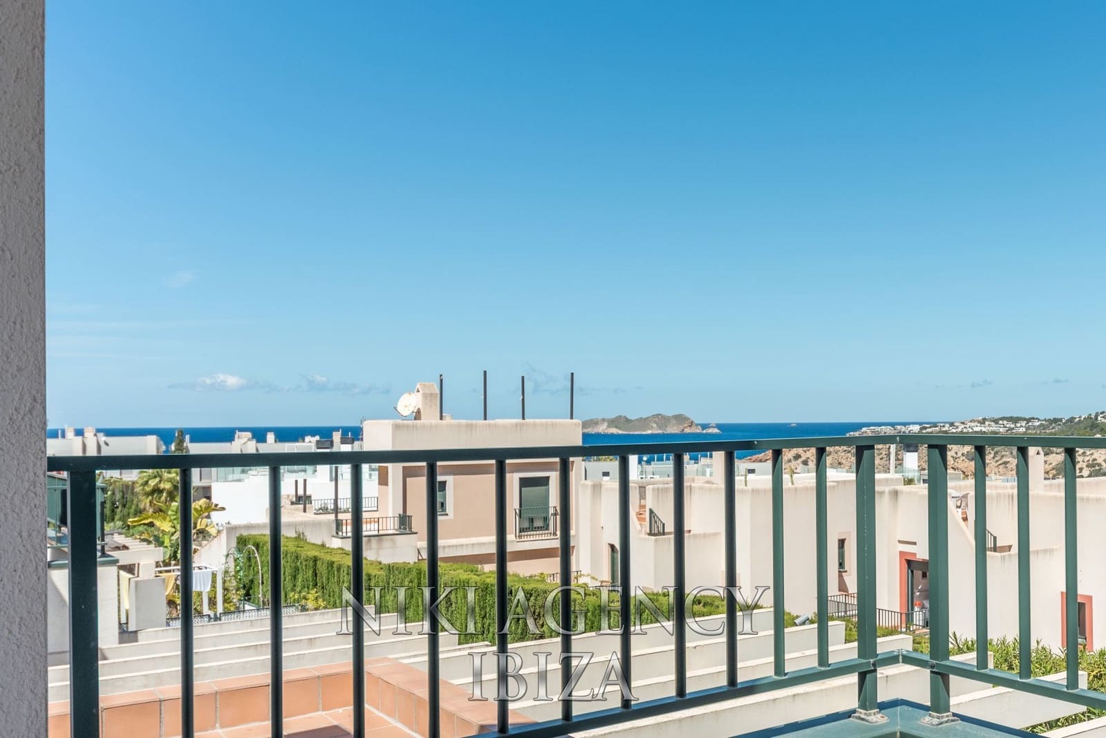 3 soveværelse Villa til salg i Cala Tarida med swimmingpool garage - € 795.000 (Ref: 8944548)