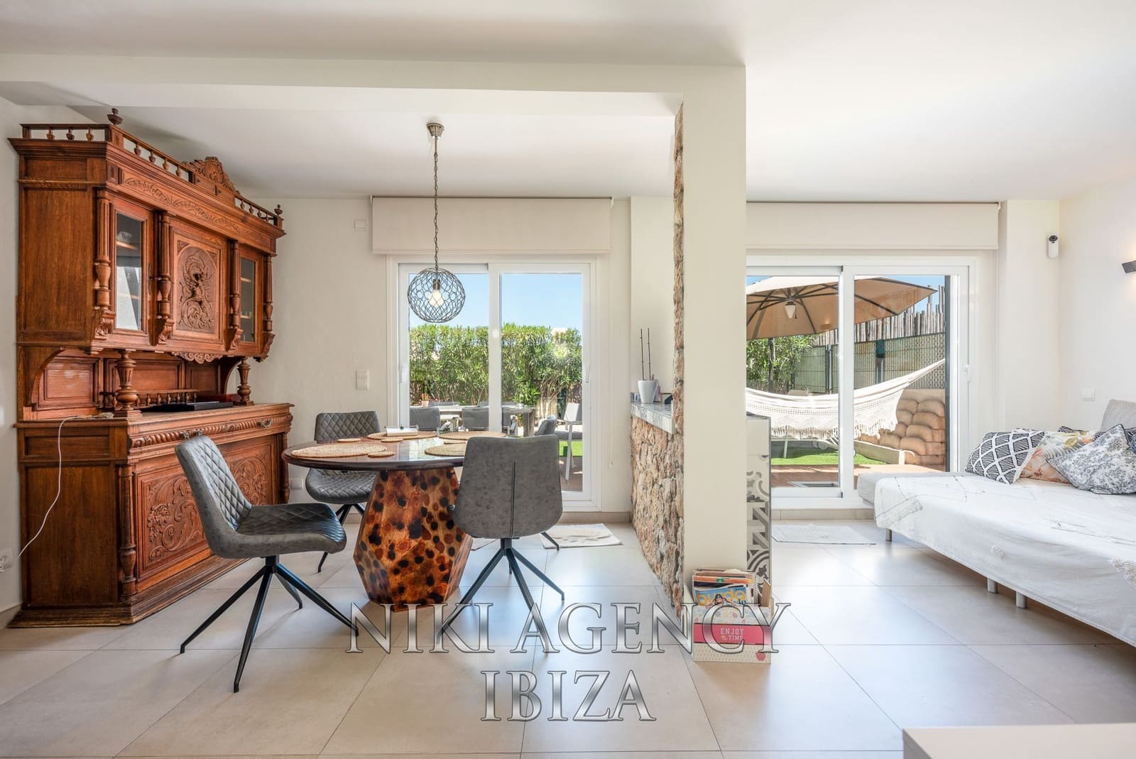 3 soveværelse Villa til salg i Cala Tarida med swimmingpool garage - € 795.000 (Ref: 8944548)