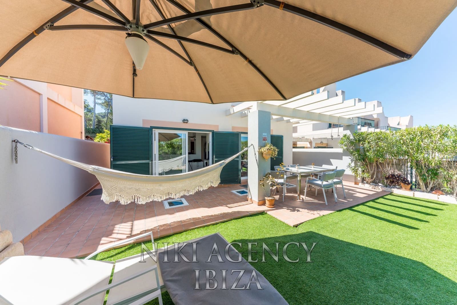 3 soveværelse Villa til salg i Cala Tarida med swimmingpool garage - € 795.000 (Ref: 8944548)