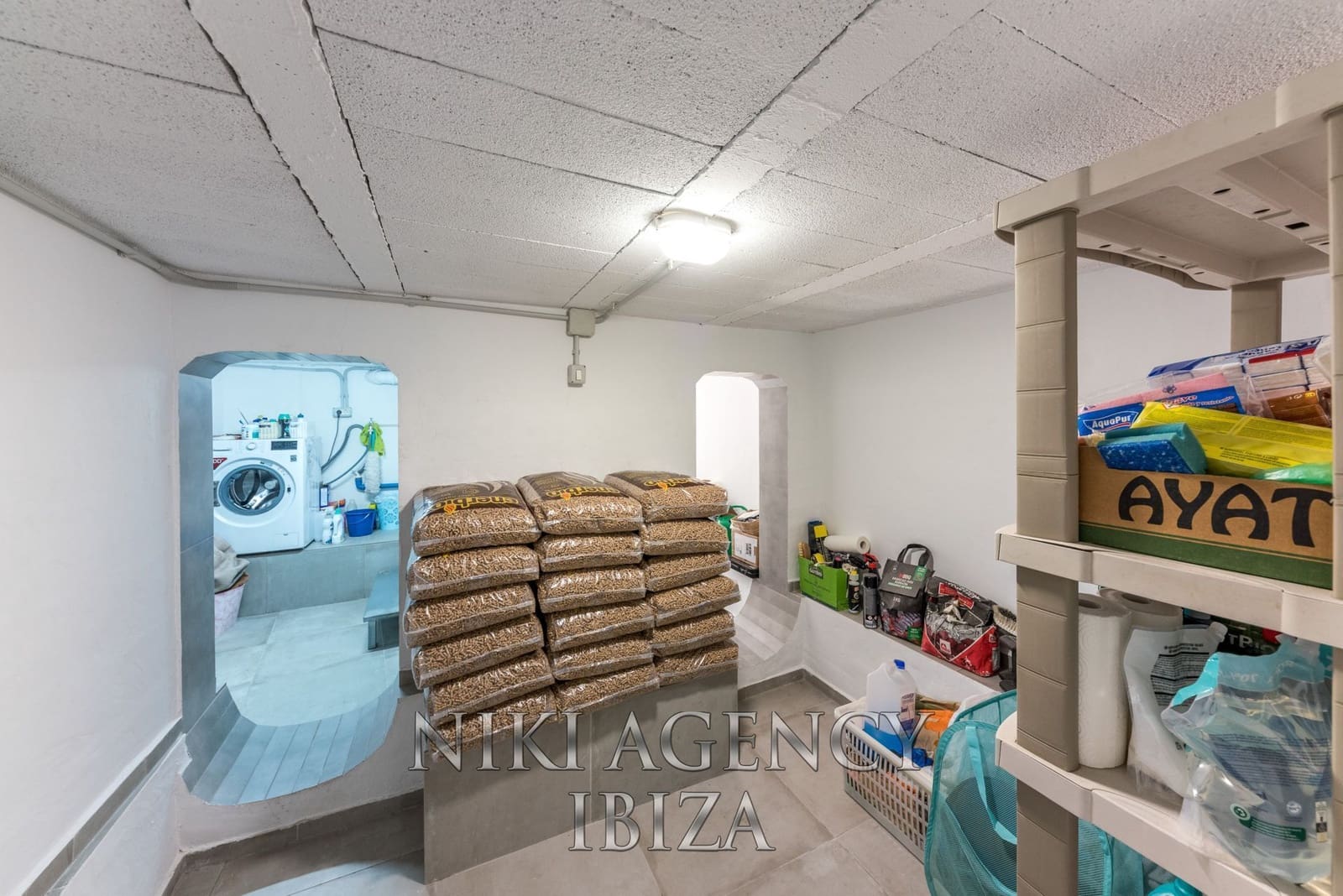 3 soveværelse Villa til salg i Cala Tarida med swimmingpool garage - € 795.000 (Ref: 8944548)