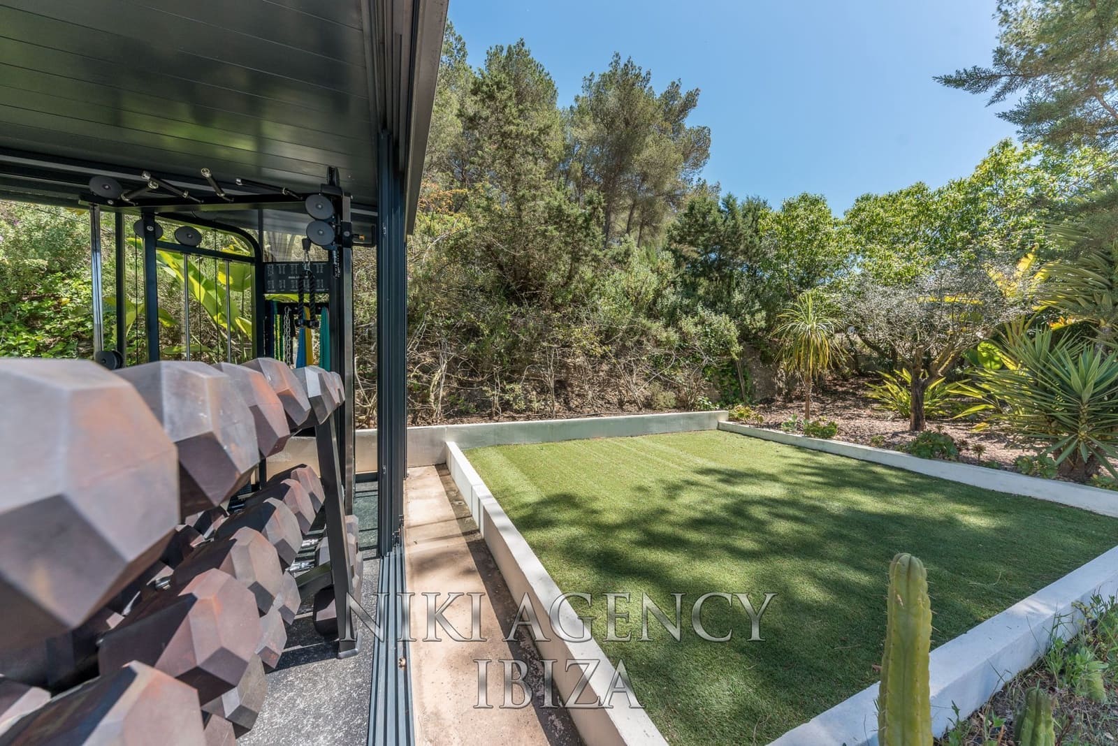 3 soveværelse Villa til salg i San Jose / Sant Josep de Sa Talaia med swimmingpool garage - € 2.350.000 (Ref: 9016249)