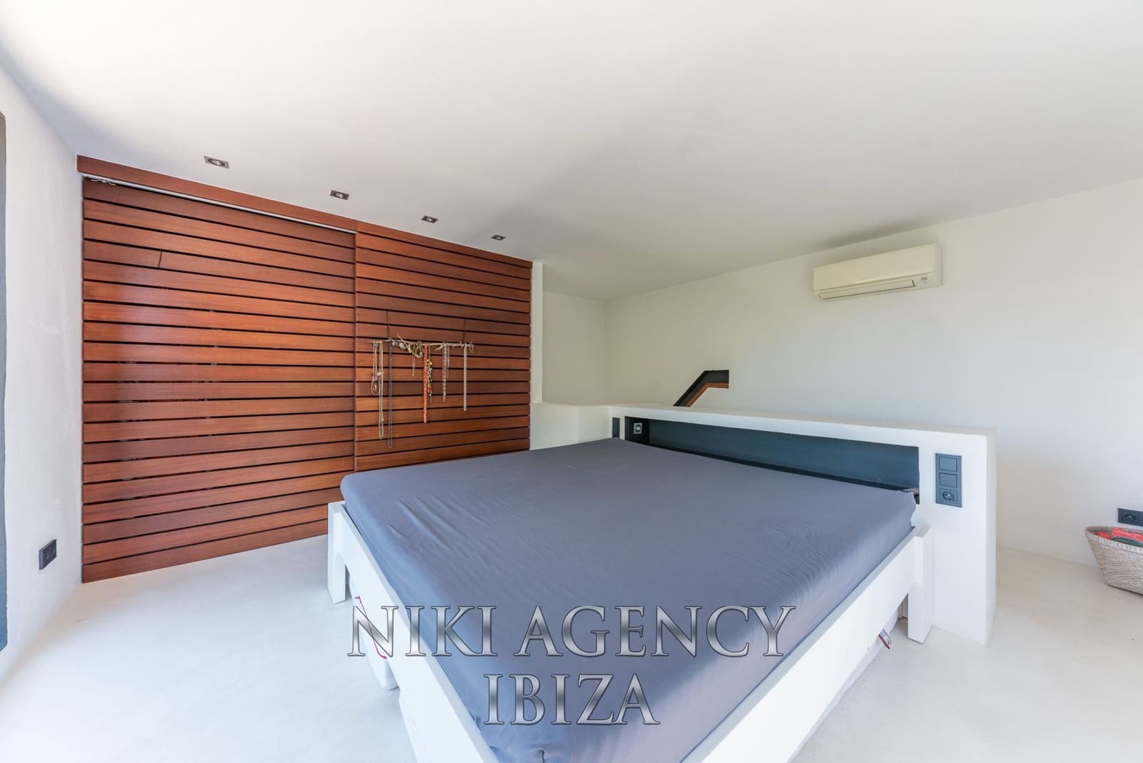 3 soveværelse Villa til salg i San Jose / Sant Josep de Sa Talaia med swimmingpool garage - € 2.350.000 (Ref: 9016249)