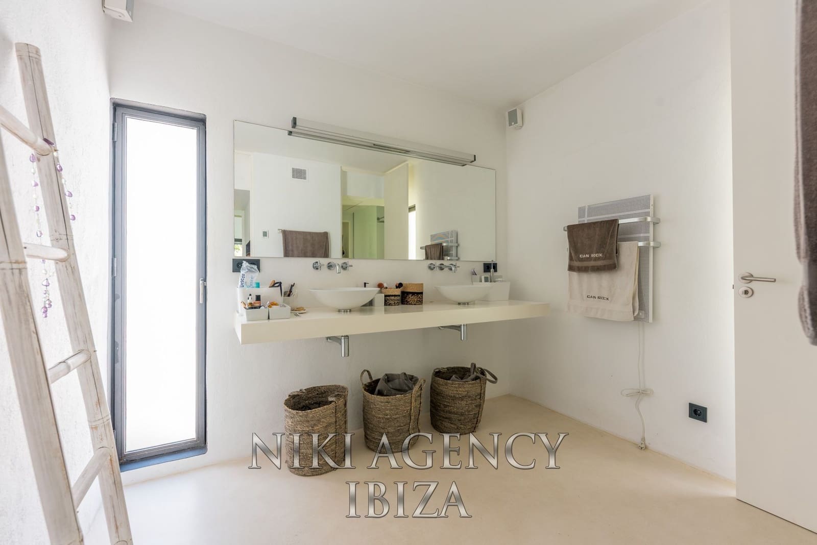 3 soveværelse Villa til salg i San Jose / Sant Josep de Sa Talaia med swimmingpool garage - € 2.350.000 (Ref: 9016249)