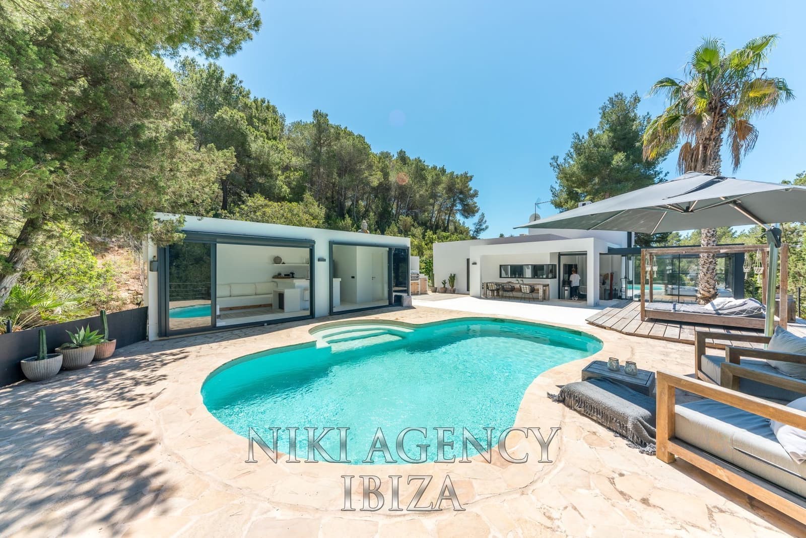3 soveværelse Villa til salg i San Jose / Sant Josep de Sa Talaia med swimmingpool garage - € 2.350.000 (Ref: 9016249)