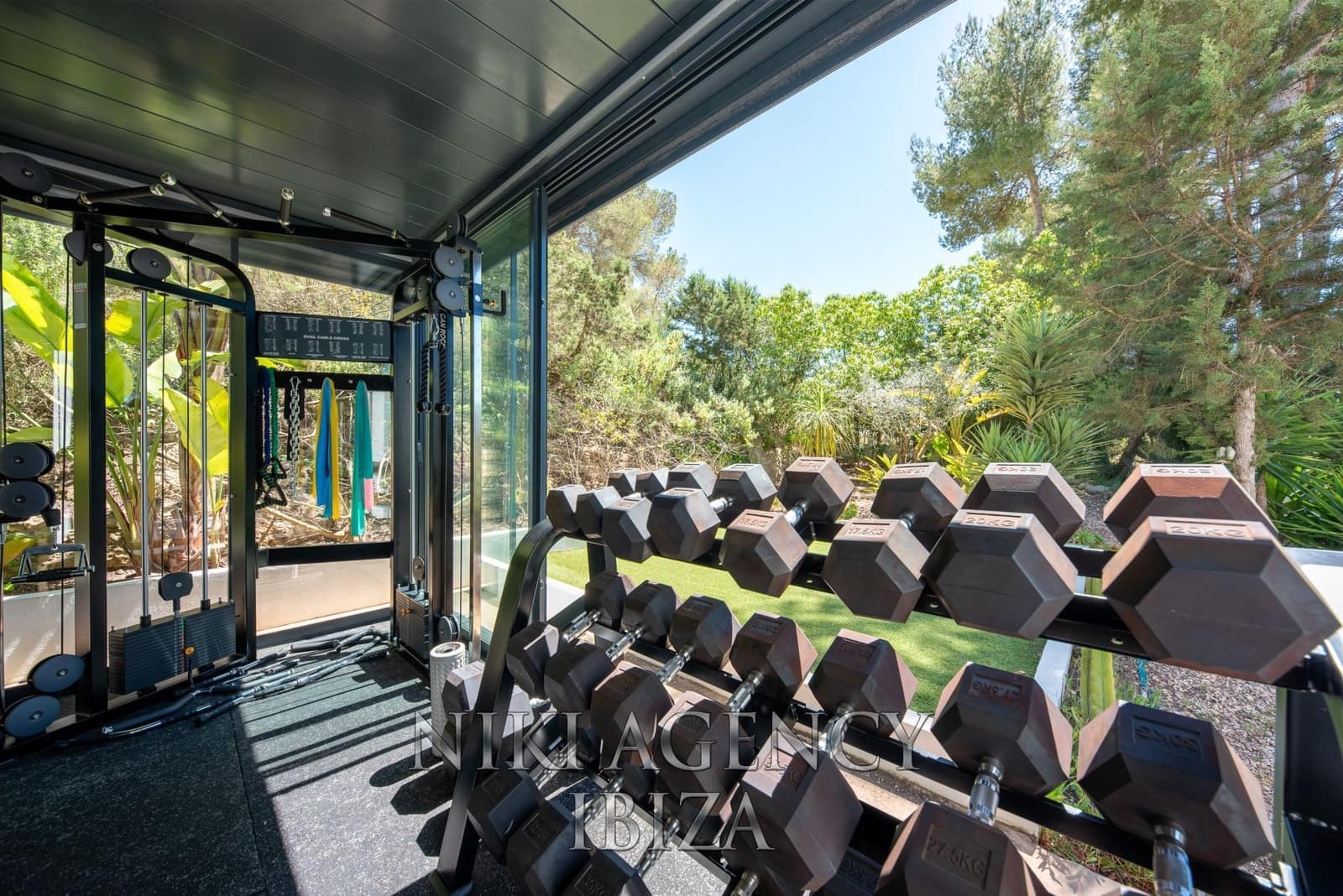 3 soveværelse Villa til salg i San Jose / Sant Josep de Sa Talaia med swimmingpool garage - € 2.350.000 (Ref: 9016249)