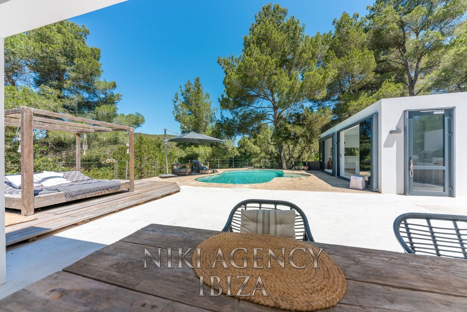 3 soveværelse Villa til salg i San Jose / Sant Josep de Sa Talaia med swimmingpool garage - € 2.350.000 (Ref: 9016249)