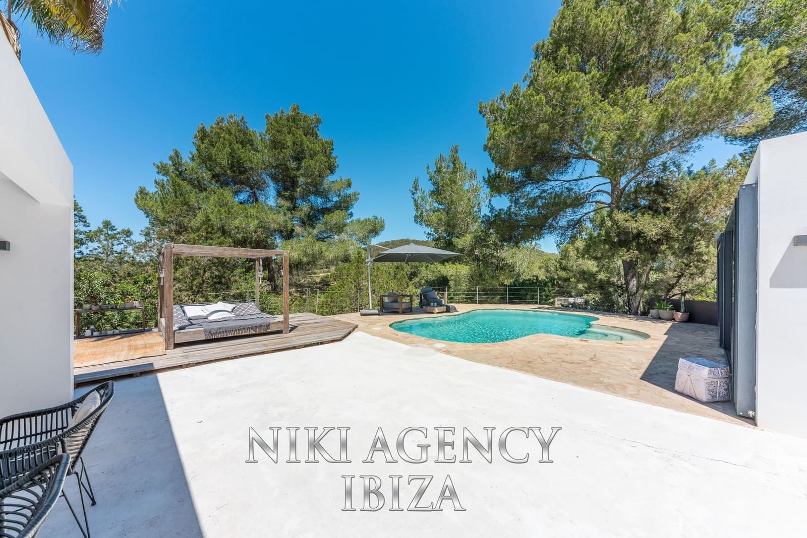 3 soveværelse Villa til salg i San Jose / Sant Josep de Sa Talaia med swimmingpool garage - € 2.350.000 (Ref: 9016249)