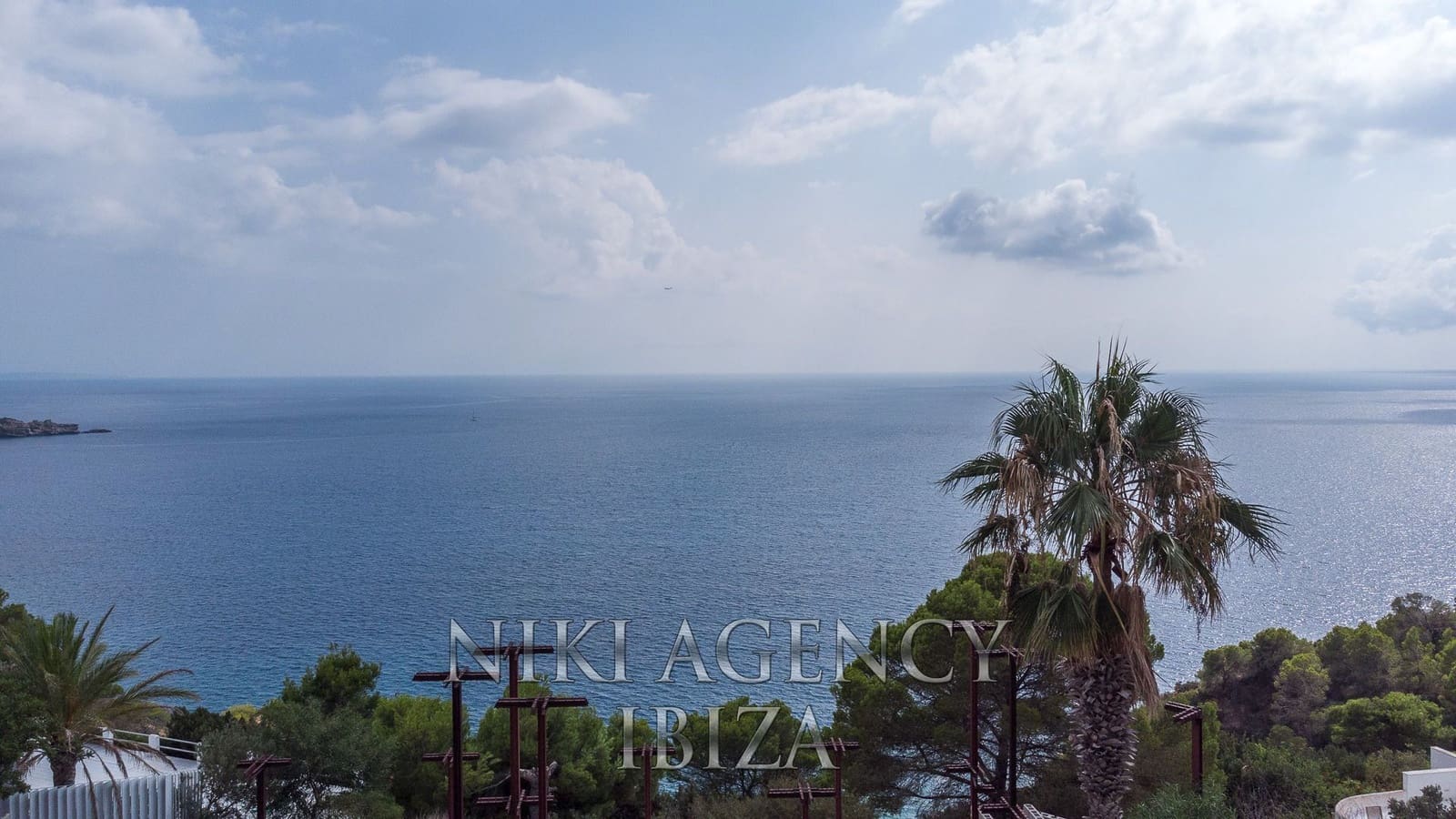 2 soveværelse Villa til salg i Es Cubells med garage - € 2.500.000 (Ref: 9016250)