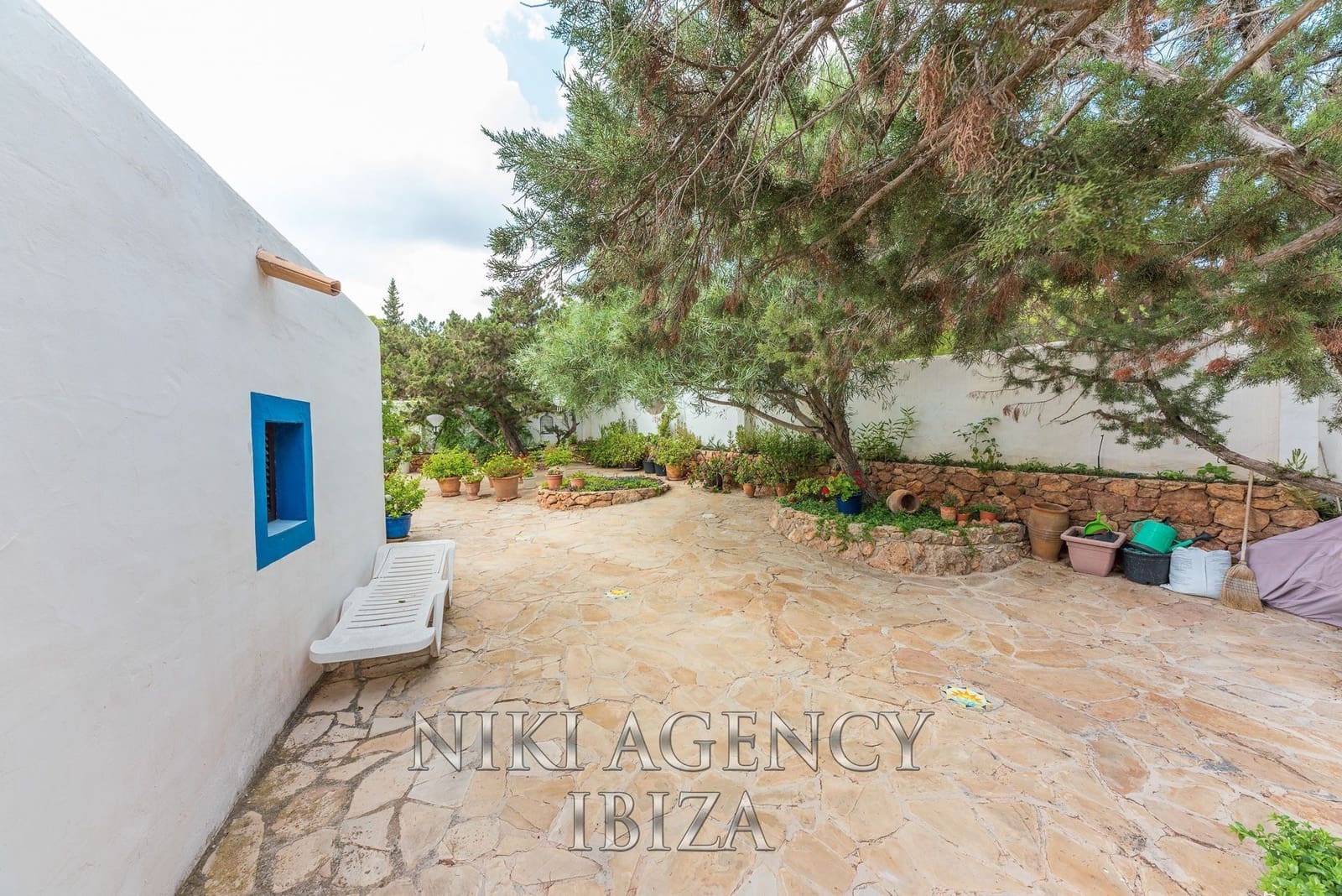 2 soveværelse Villa til salg i Es Cubells med garage - € 2.500.000 (Ref: 9016250)