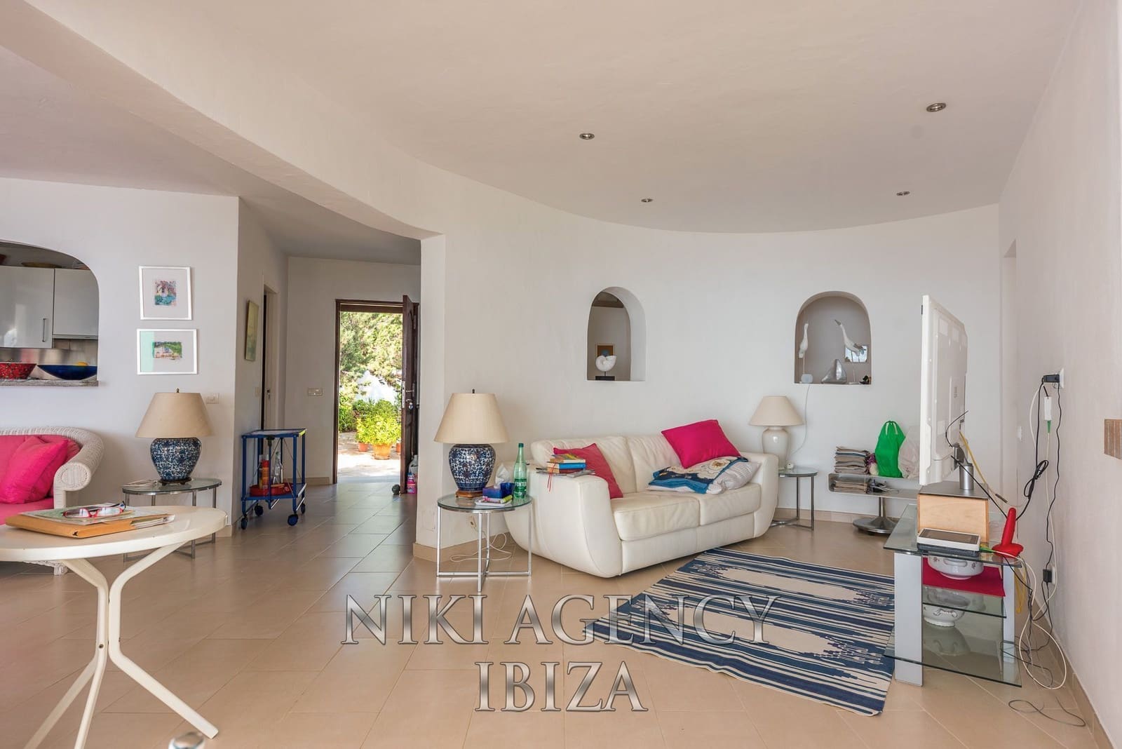 2 soveværelse Villa til salg i Es Cubells med garage - € 2.500.000 (Ref: 9016250)