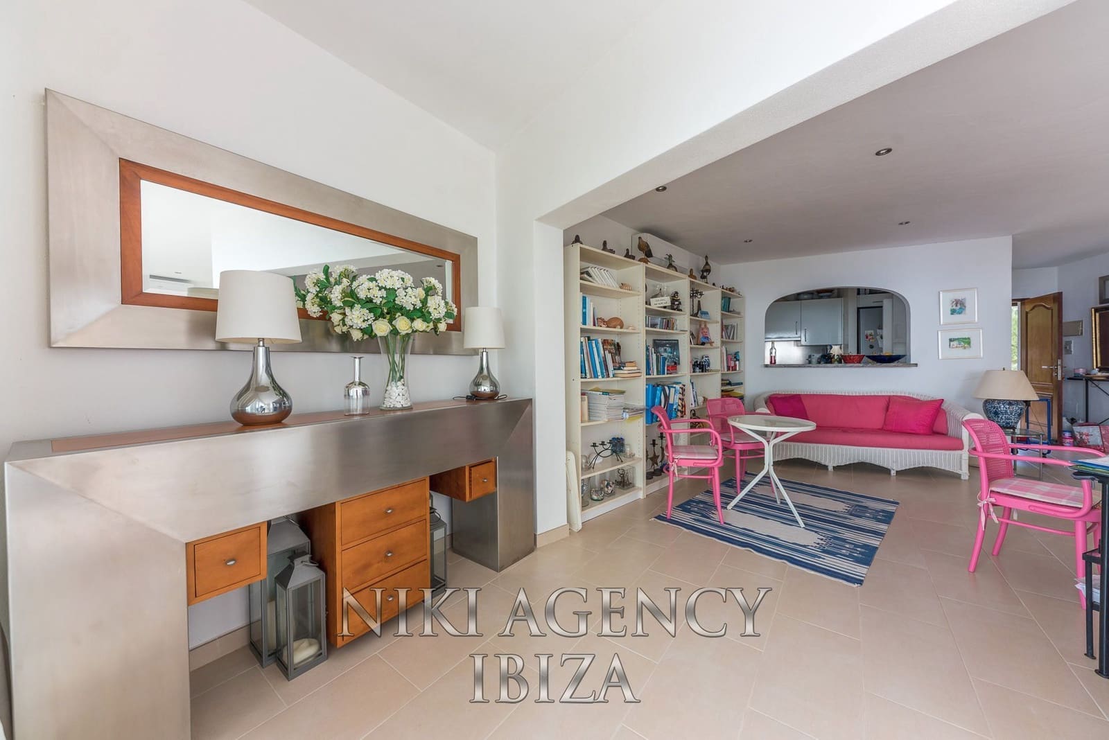 2 soveværelse Villa til salg i Es Cubells med garage - € 2.500.000 (Ref: 9016250)