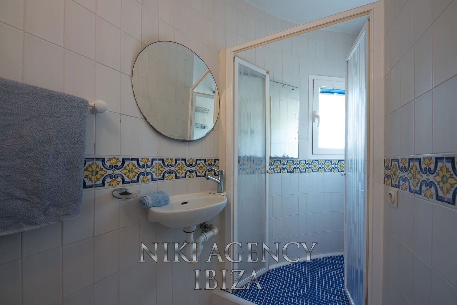 2 soveværelse Villa til salg i Es Cubells med garage - € 2.500.000 (Ref: 9016250)