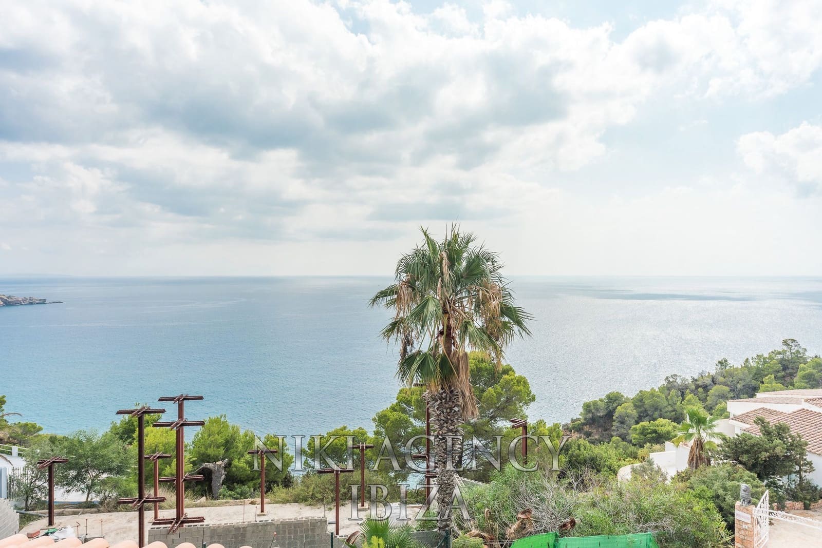 2 soveværelse Villa til salg i Es Cubells med garage - € 2.500.000 (Ref: 9016250)