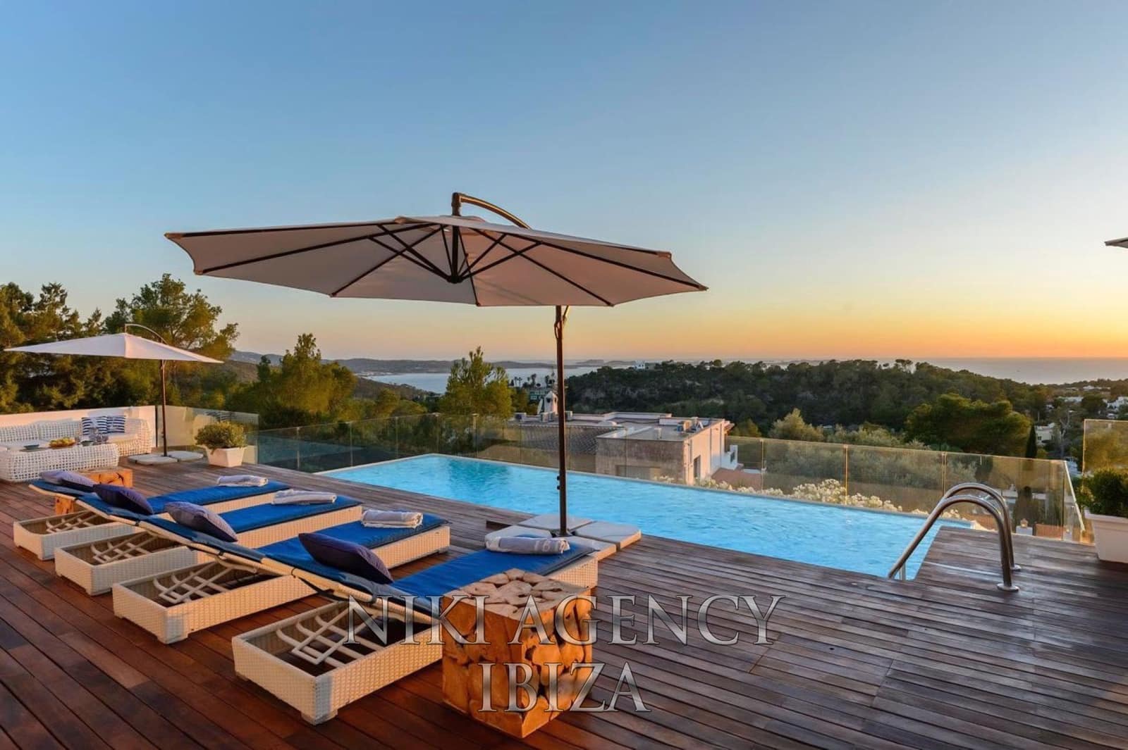 4 bedroom Villa for sale in Sant Antoni de Portmany with pool garage - € 2,800,000 (Ref: 9016253)