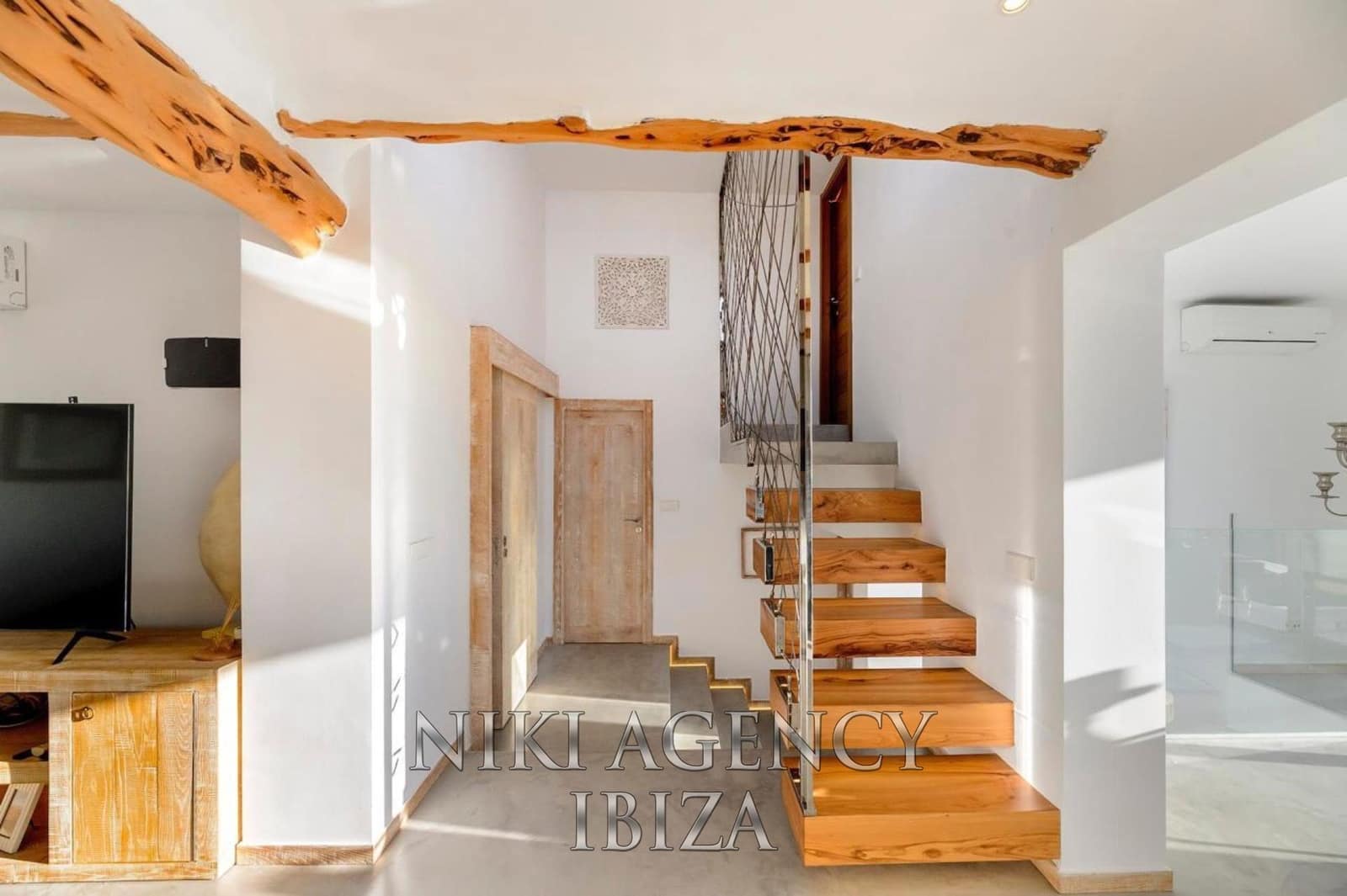 4 bedroom Villa for sale in Sant Antoni de Portmany with pool garage - € 2,800,000 (Ref: 9016253)