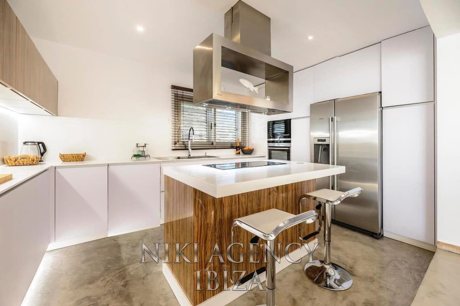 4 bedroom Villa for sale in Sant Antoni de Portmany with pool garage - € 2,800,000 (Ref: 9016253)