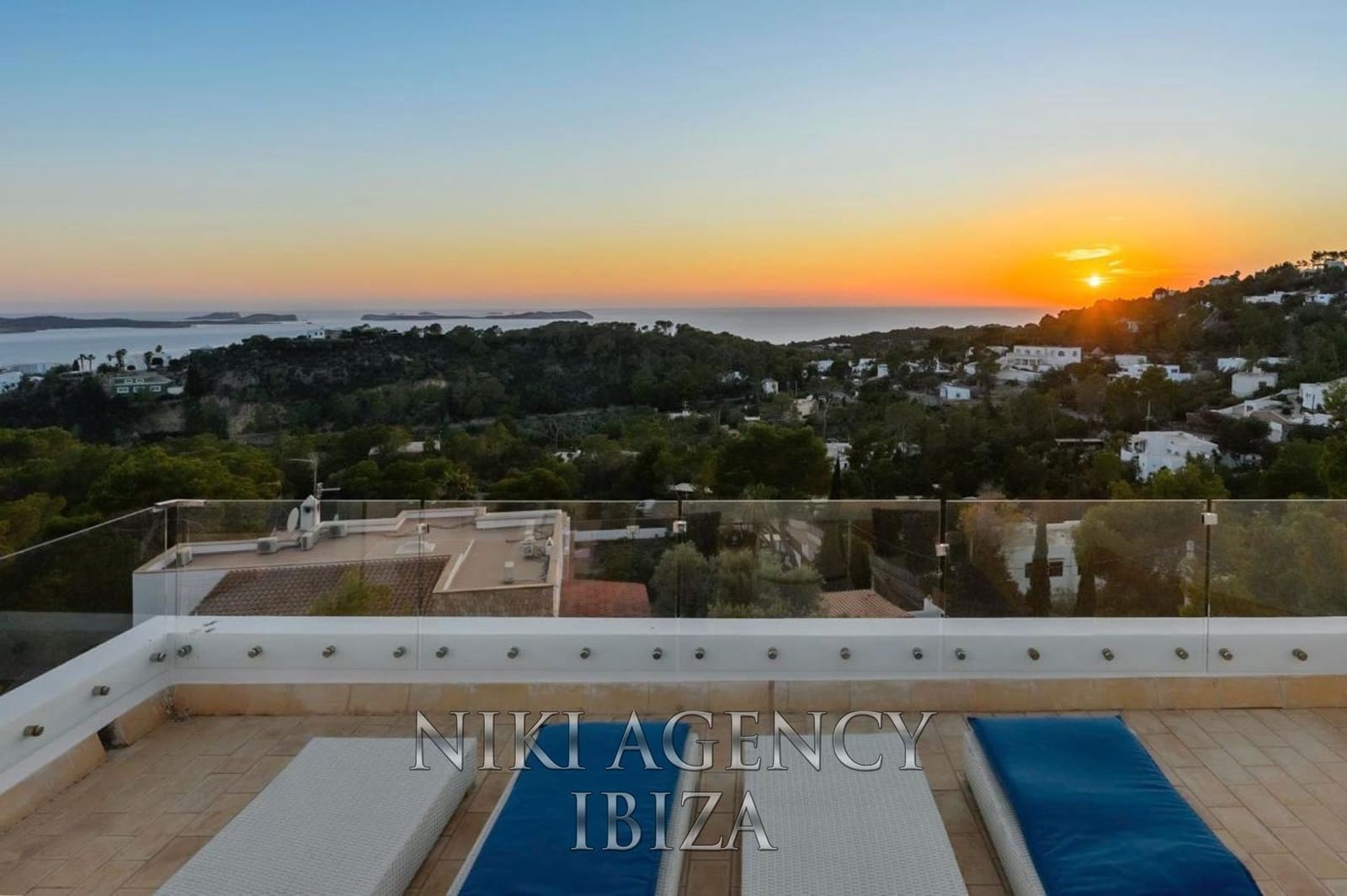 4 bedroom Villa for sale in Sant Antoni de Portmany with pool garage - € 2,800,000 (Ref: 9016253)