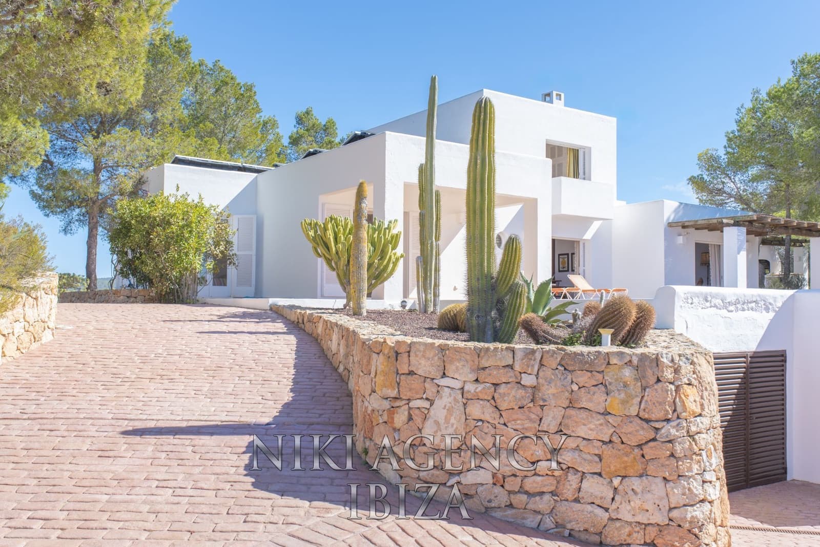 3 soveværelse Villa til salg i Sant Agusti des Vedra med swimmingpool garage - € 2.750.000 (Ref: 9016255)