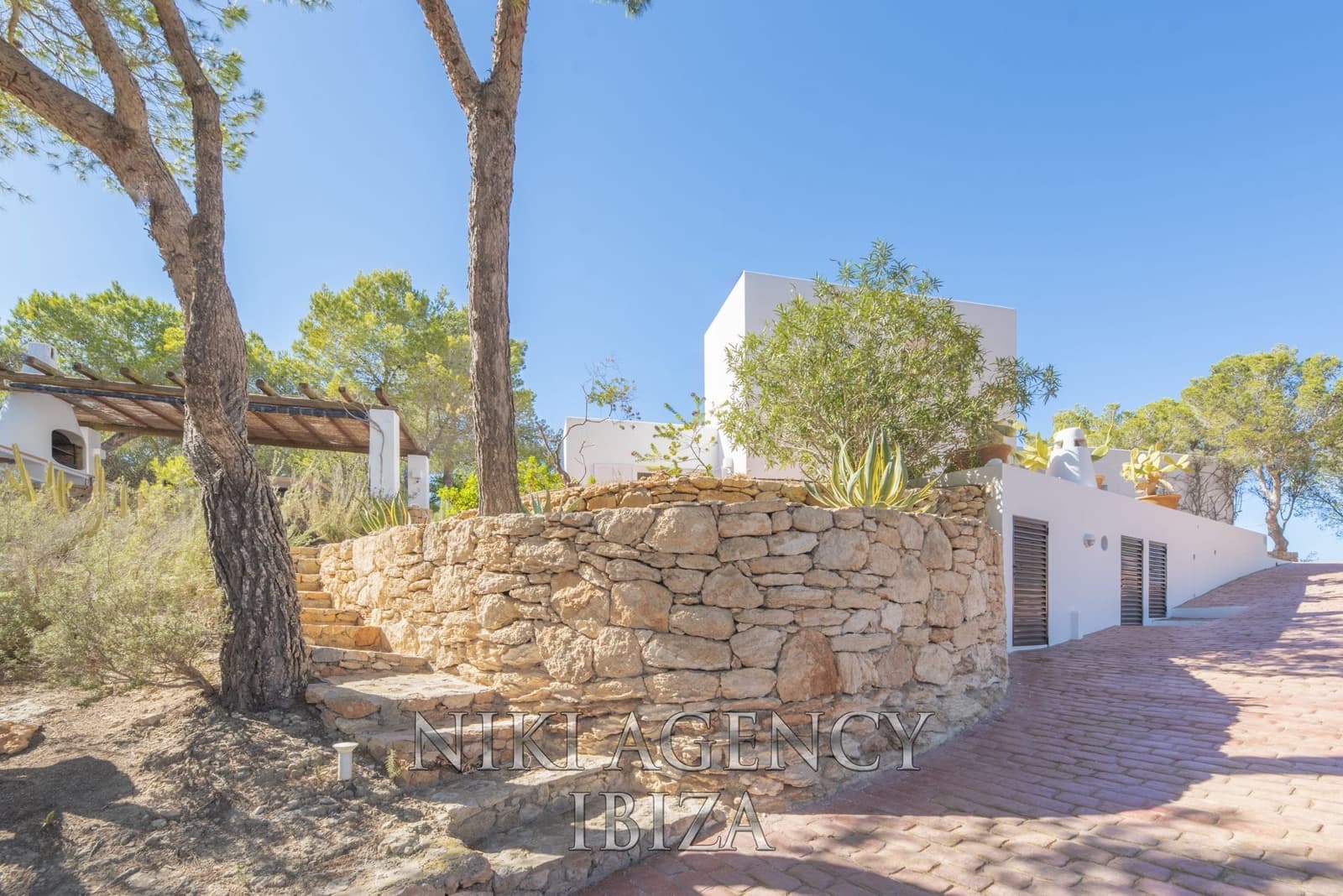 3 soveværelse Villa til salg i Sant Agusti des Vedra med swimmingpool garage - € 2.750.000 (Ref: 9016255)
