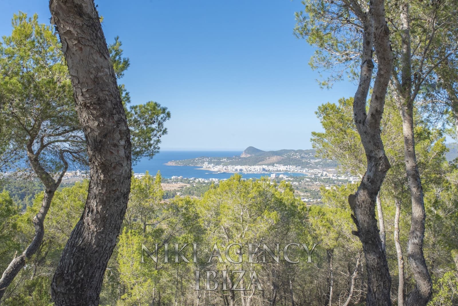 3 soveværelse Villa til salg i Sant Agusti des Vedra med swimmingpool garage - € 2.750.000 (Ref: 9016255)