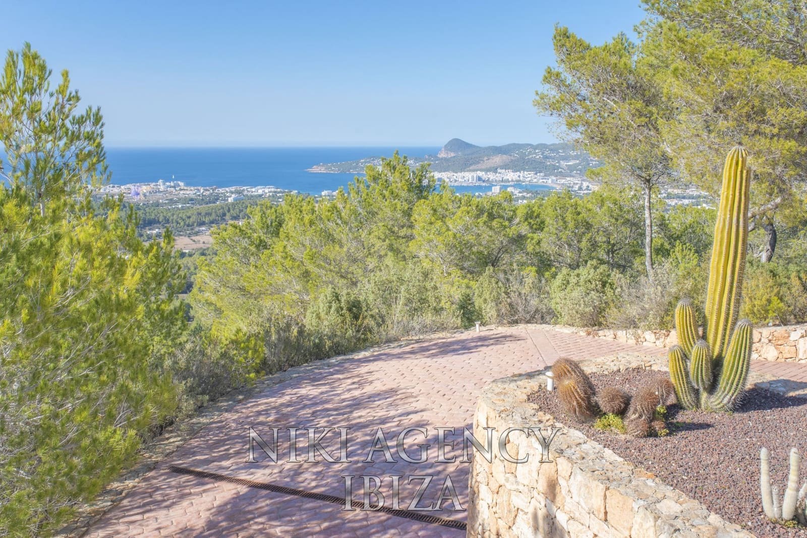 3 soveværelse Villa til salg i Sant Agusti des Vedra med swimmingpool garage - € 2.750.000 (Ref: 9016255)