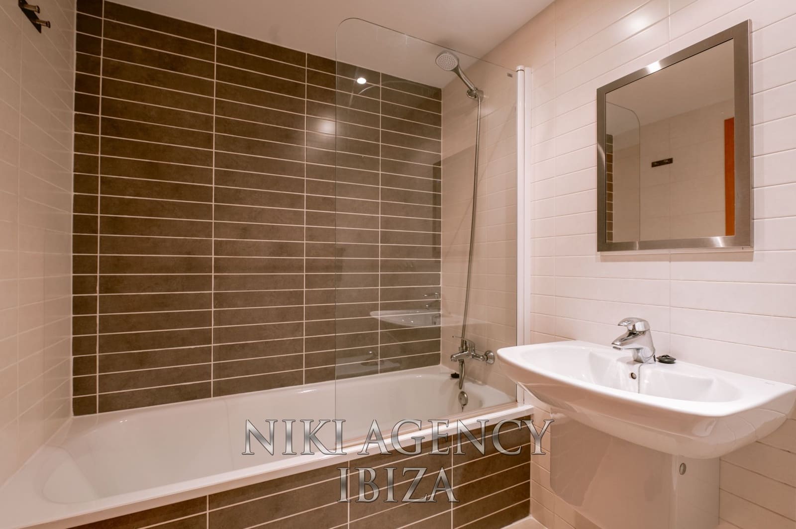 3 bedroom Apartment for sale in Ibiza / Eivissa town with pool garage - € 650,000 (Ref: 9016256)