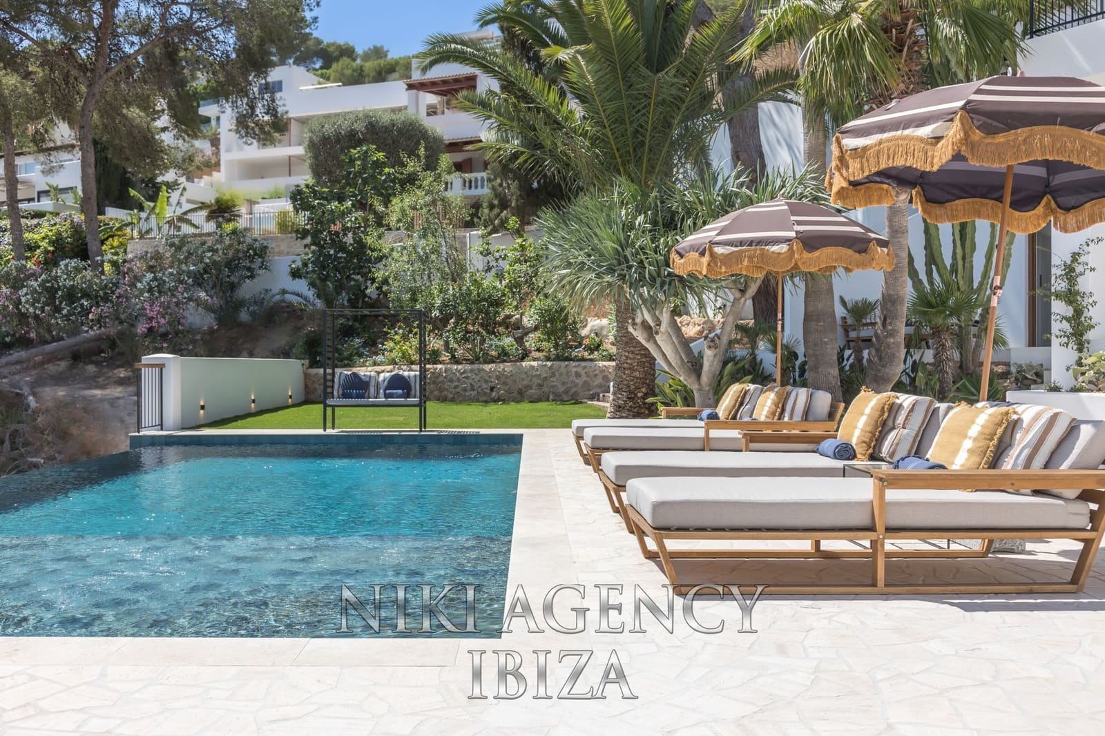 6 soveværelse Villa til salg i Can Furnet med swimmingpool - € 3.700.000 (Ref: 9016257)