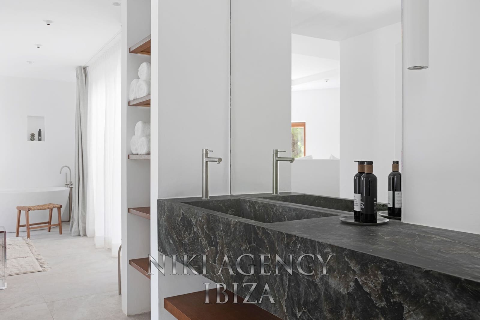 6 soveværelse Villa til salg i Can Furnet med swimmingpool - € 3.700.000 (Ref: 9016257)